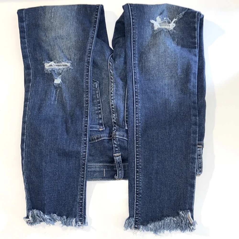 Free People  Medium Wash Raw Edge Distressed Mid-Rise Skinny Jeans: 4878
